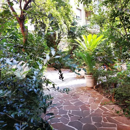 דירה Cozy 50 Meters From The Metro מילאנו