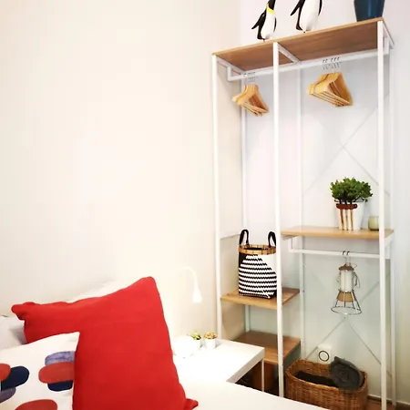 Cozy 50 Meters From The Metro דירה